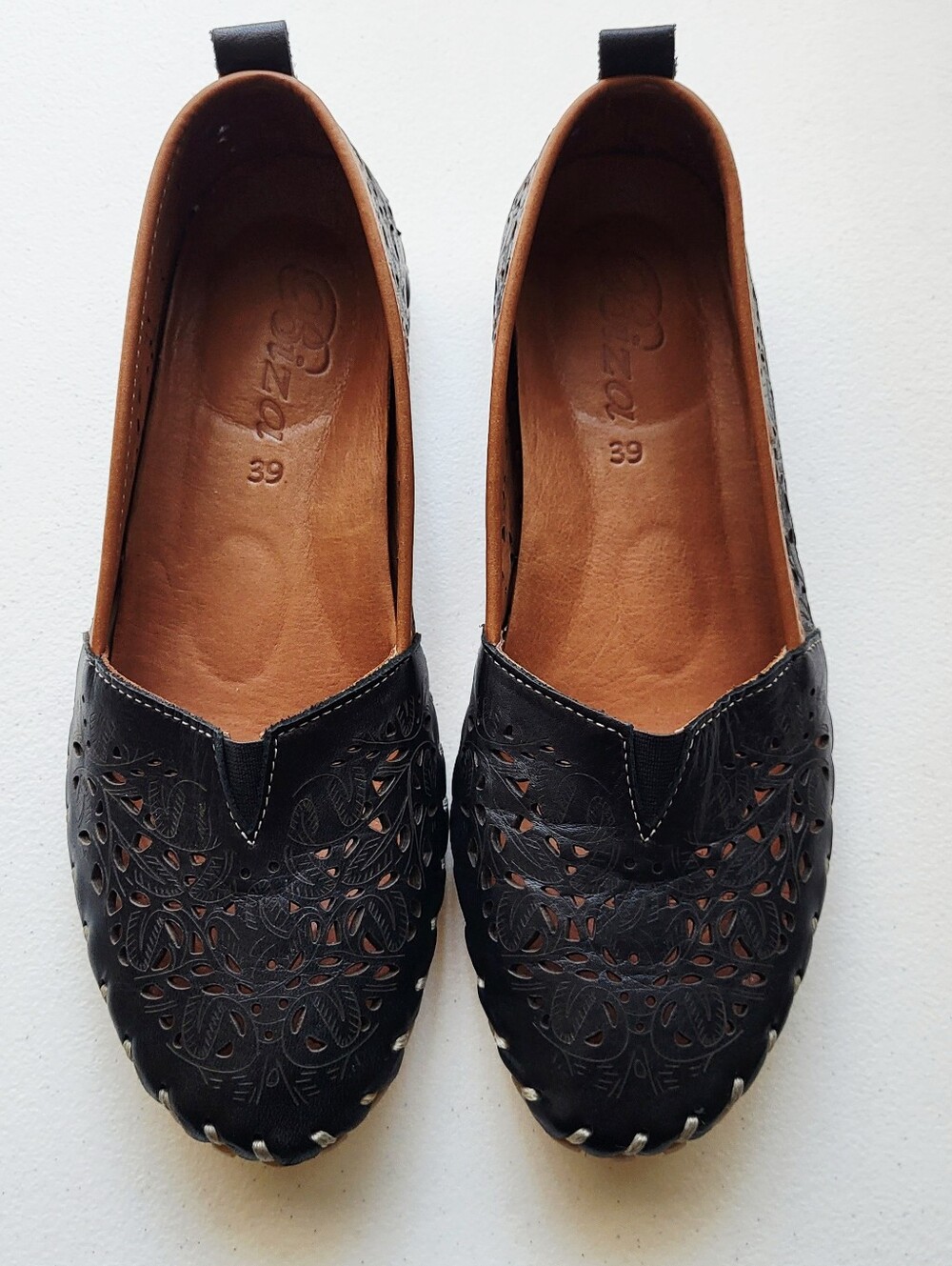 Biza Sophie Loafer Womens 39/8 Black Laser-Cut Leather Slip-On Flats